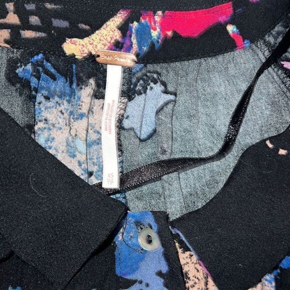 Free People Meadow Lark Blouse Oversized Top Button Front Black Floral sz XS - Picture 5 of 10